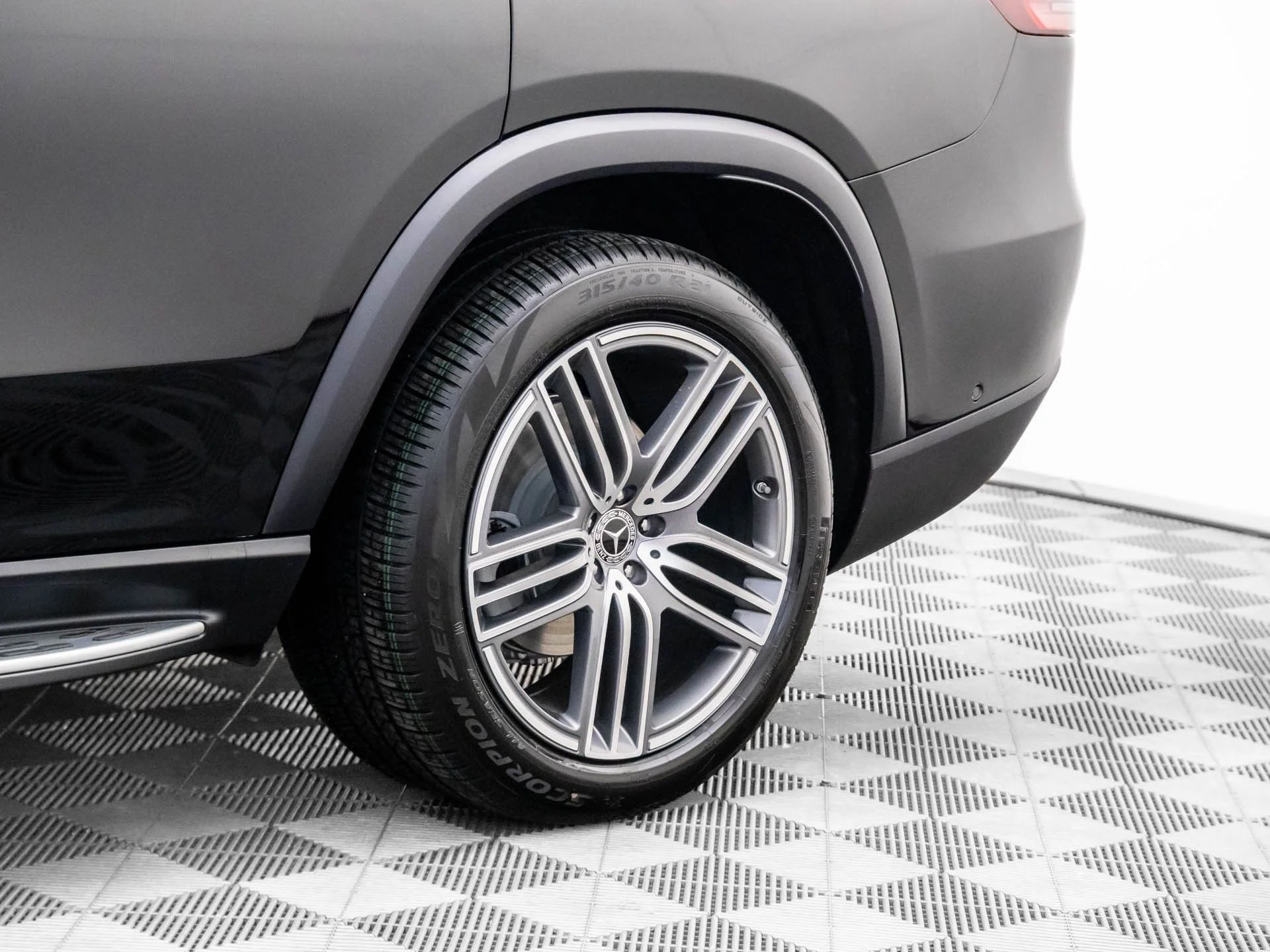 New 2026 Black Mercedes-Benz GLS 450 image 36