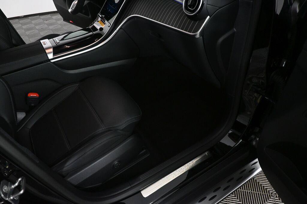 New 2027 Black Mercedes-Benz GLC 300 image 58