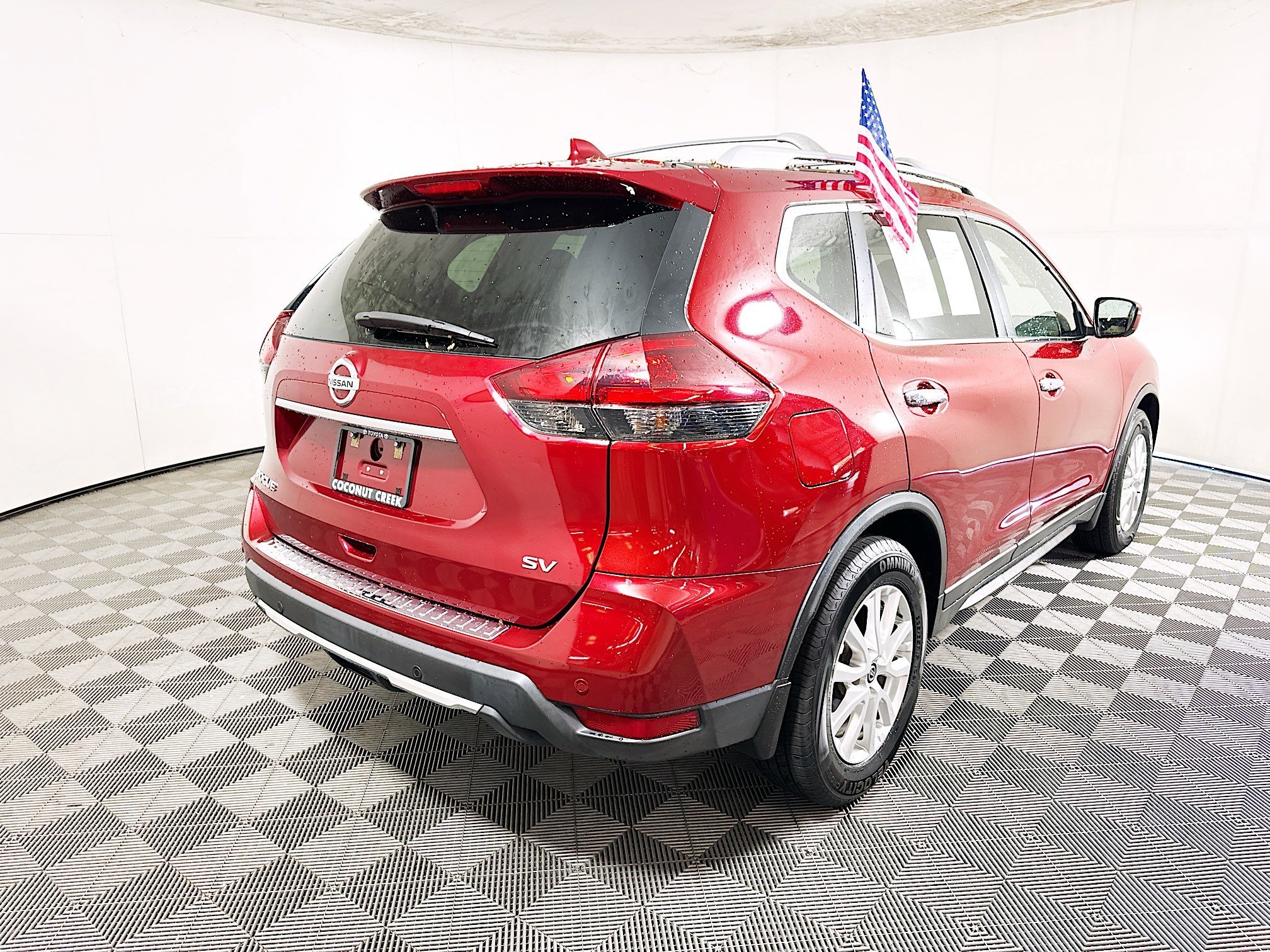 Used 2020 Scarlet Ember Tintcoat Nissan SV image 3