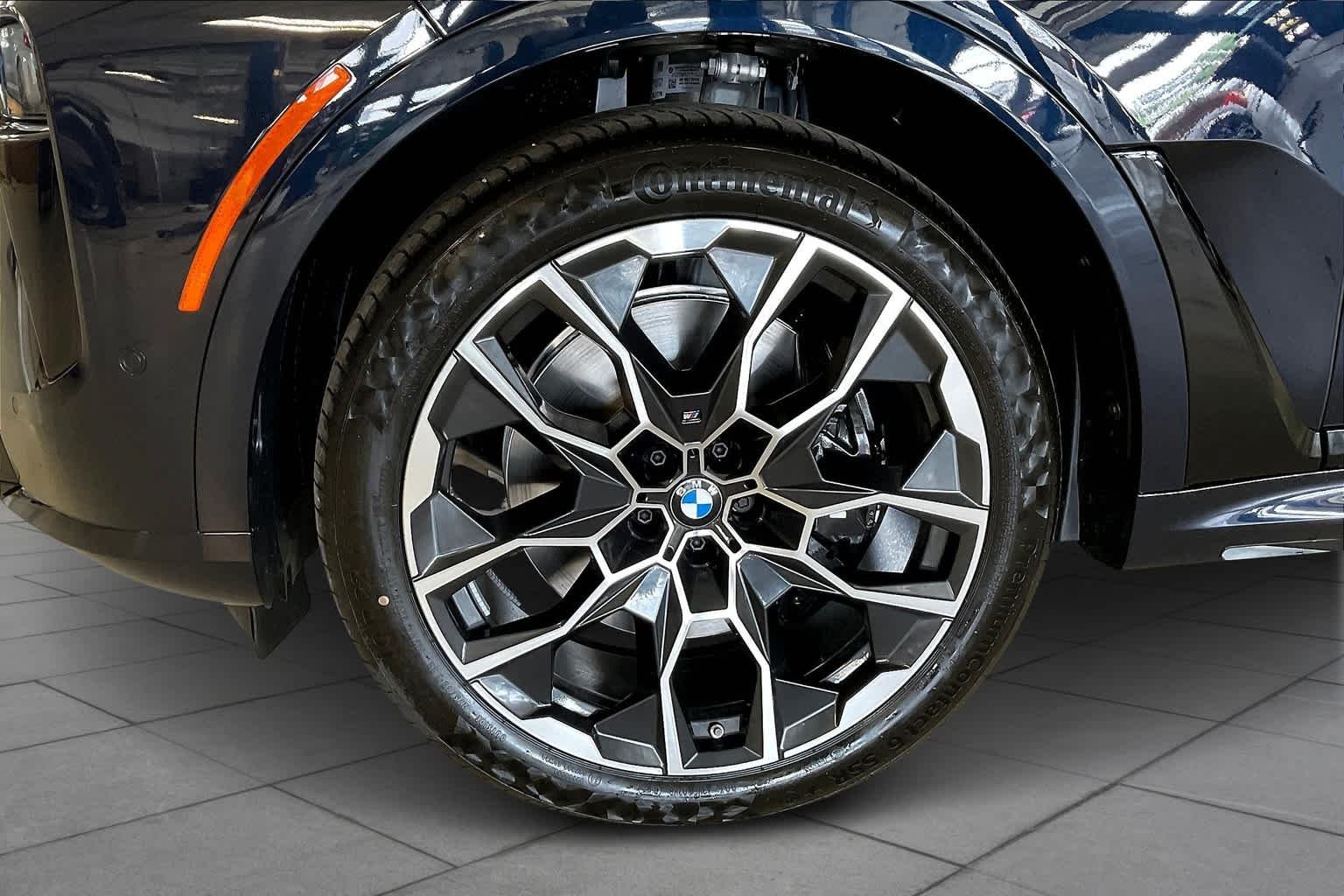 Used 2025 Carbon Black Metallic BMW xDrive40i image 11