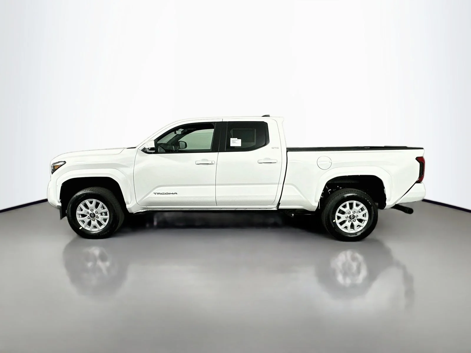 New 2026 Ice Cap Toyota  SR5 image 4