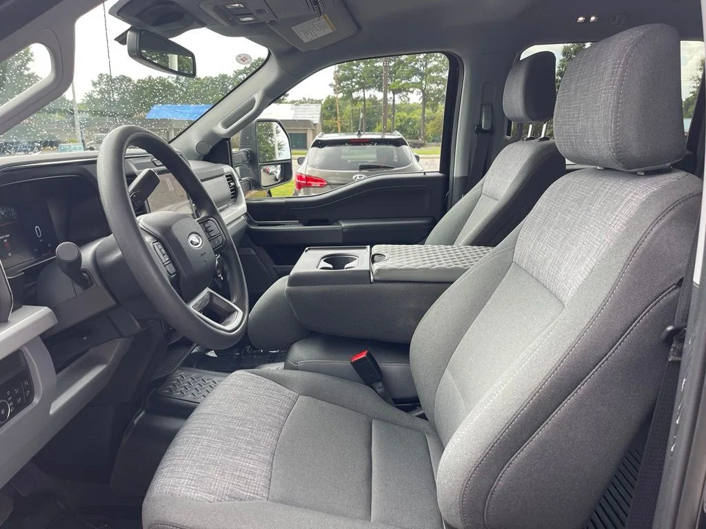 Used 2026 Agate Black Metallic Ford XLT image 16
