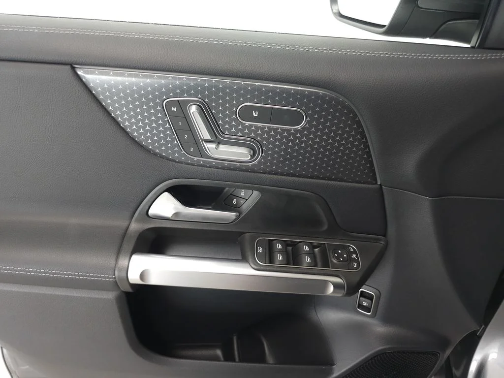 Certified Used 2026  Mercedes-Benz GLB 250 image 6