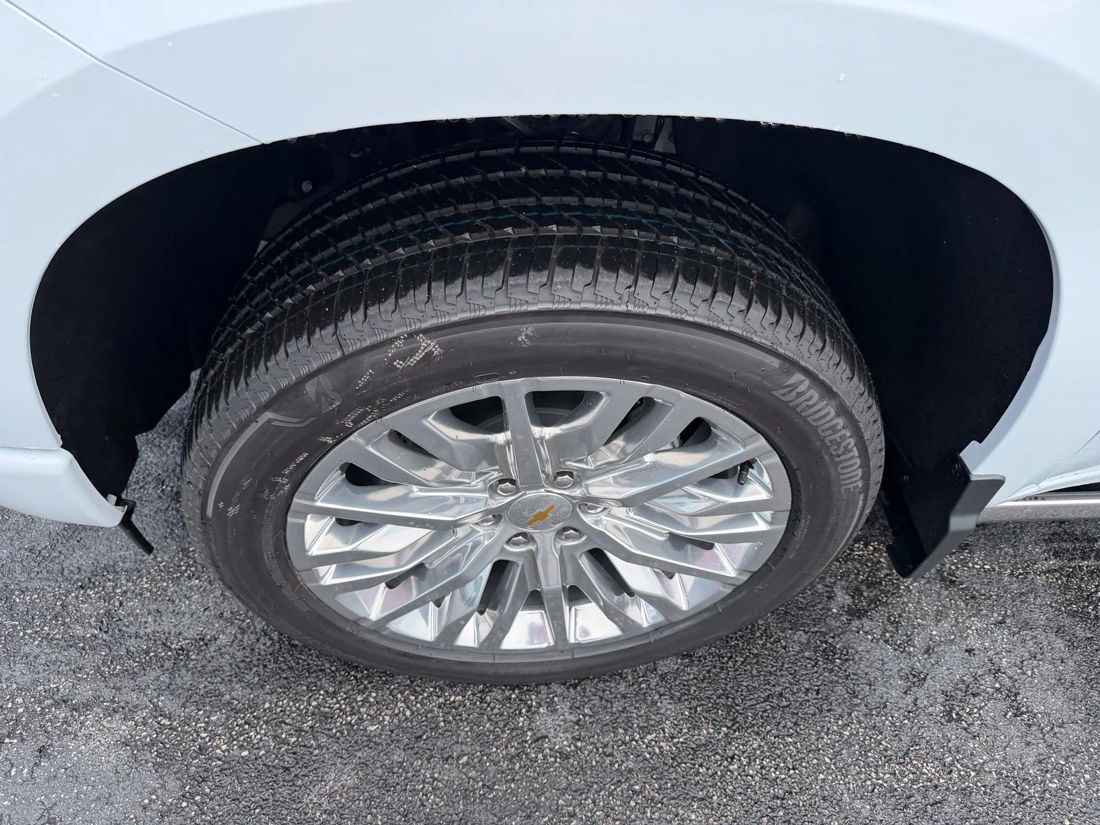 New 2026 Polar White Tricoat Chevrolet High Country image 8