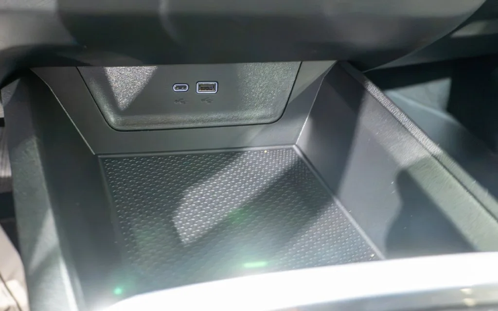 New 2027 Lakeshore Blue Metallic Chevrolet LT image 21