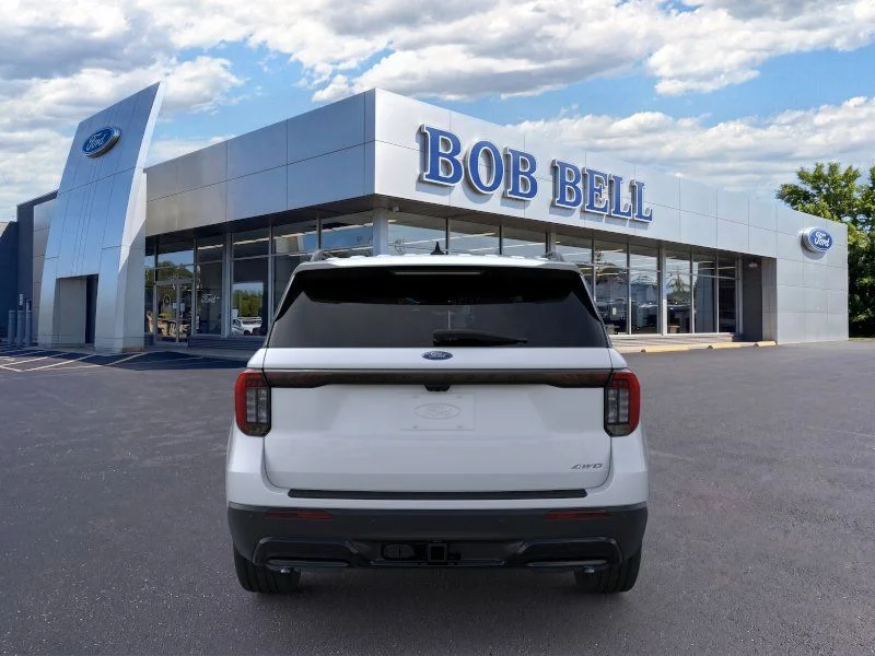 New 2026 Space White Metallic Ford ST-Line image 5