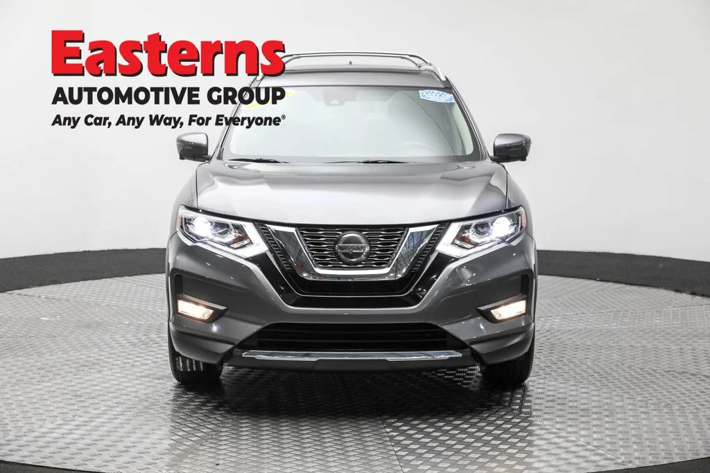 Used 2019 Gray Nissan SL image 2