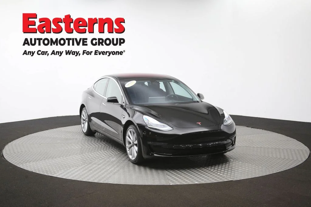 Used 2018 Black Tesla Mid Range image 45