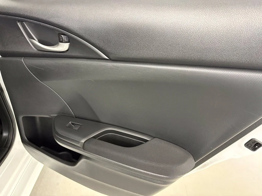 Used 2018 White Honda Si image 39