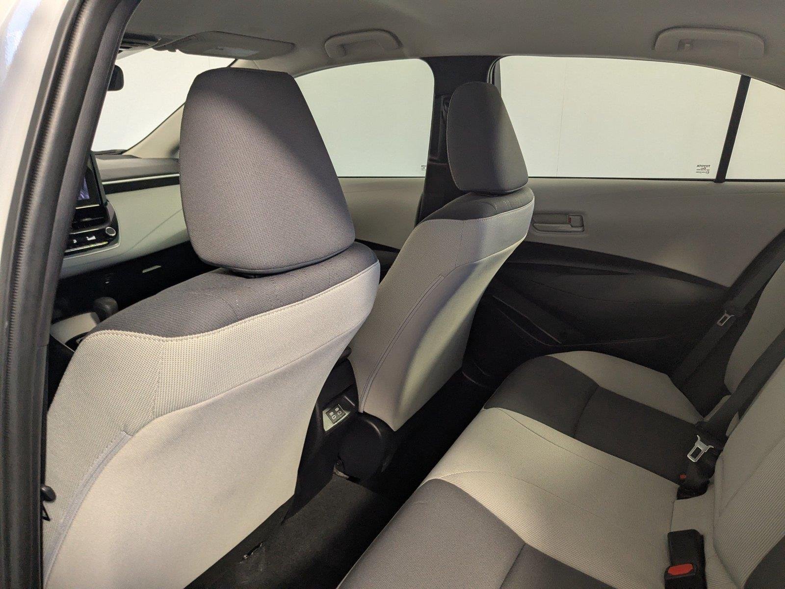 Used 2025 Ice Cap Toyota LE image 32