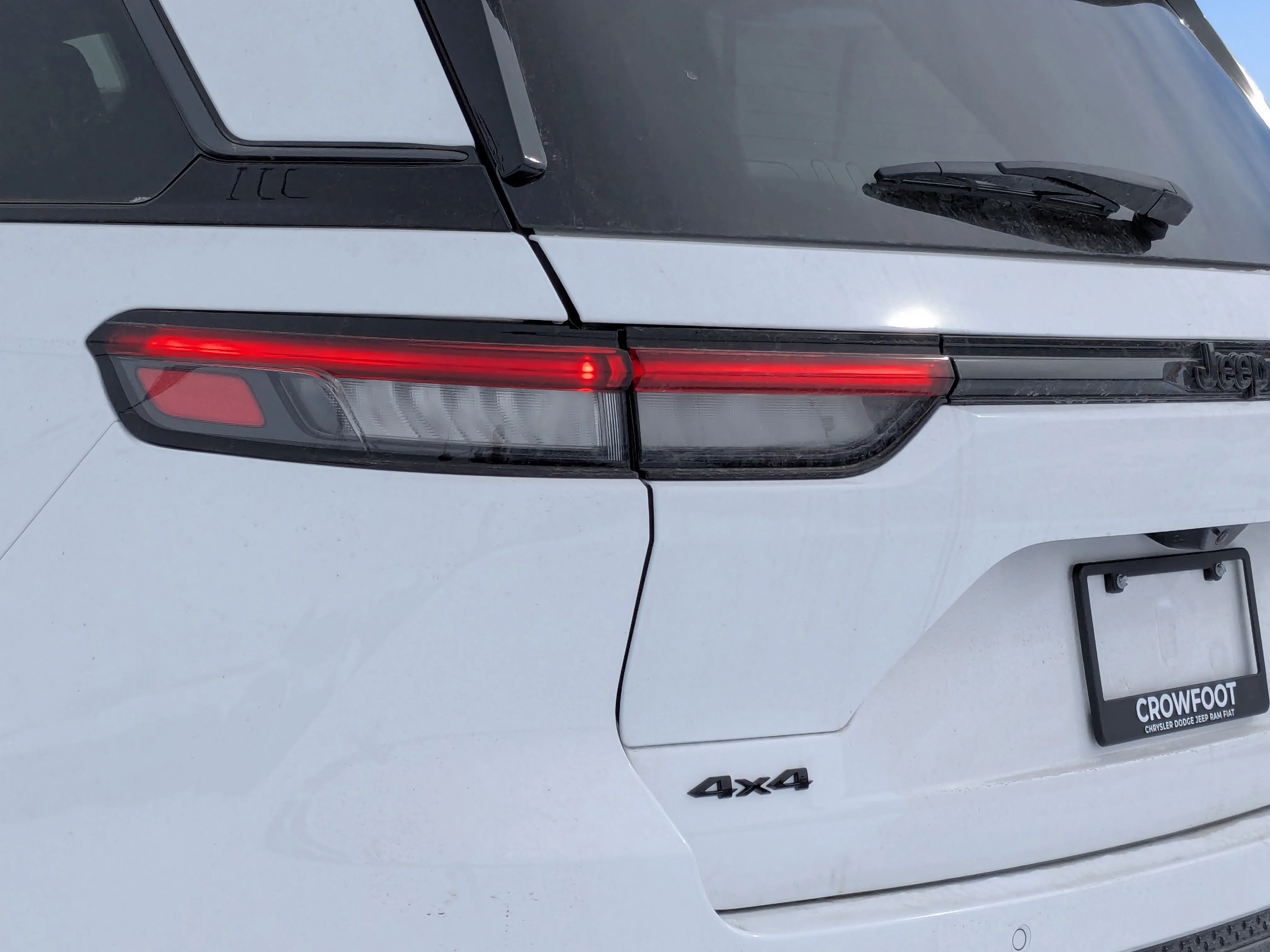 New 2026 White Jeep Limited Reserve - - Nappa Leather - Ventilated Seats - Trailer Tow Pack - Remote Start & More! image 11