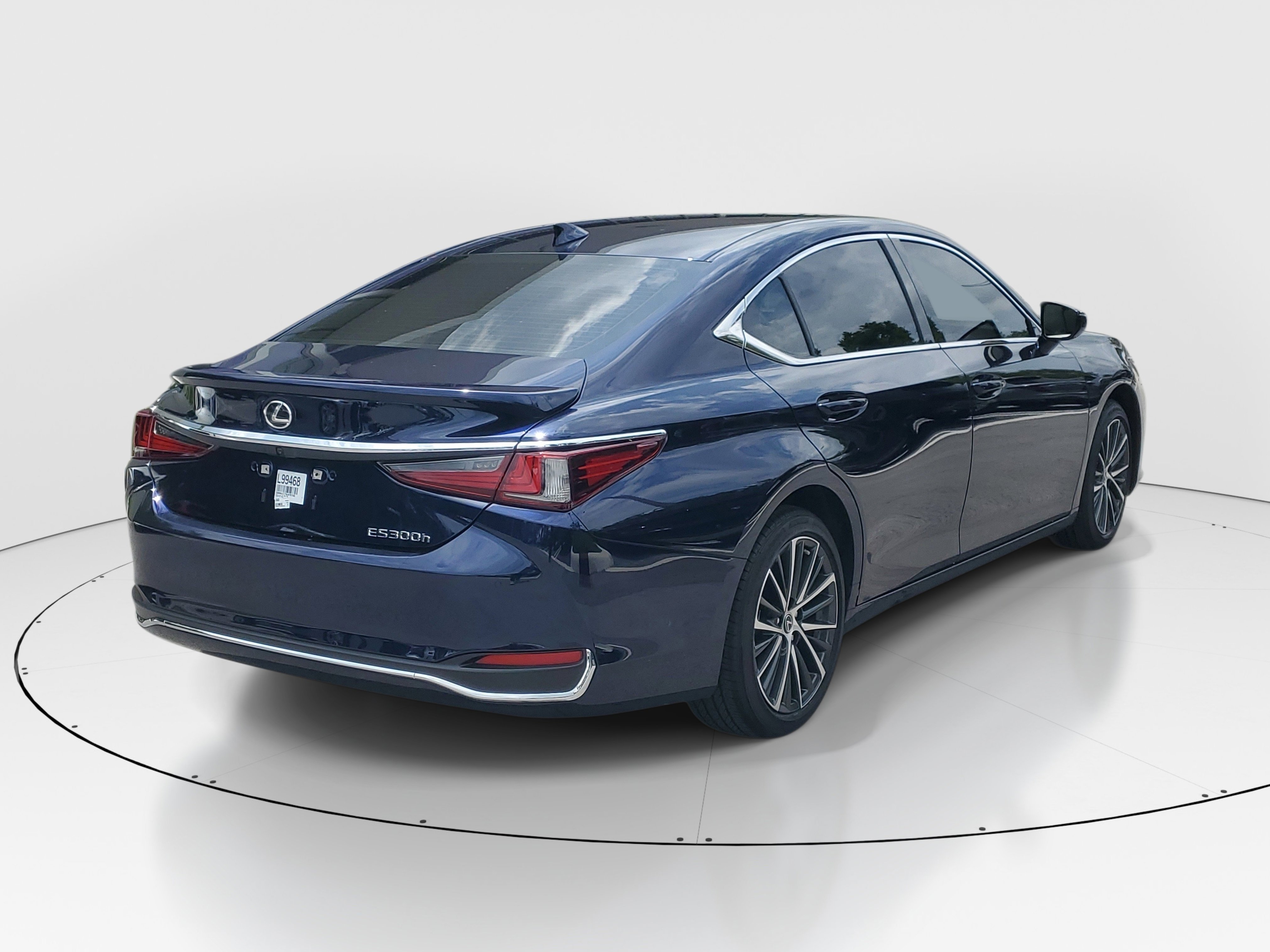 Used 2025 Mica Lexus ES 300h image 7