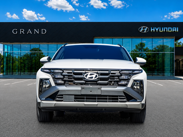 Used 2025 White Hyundai SEL image 9