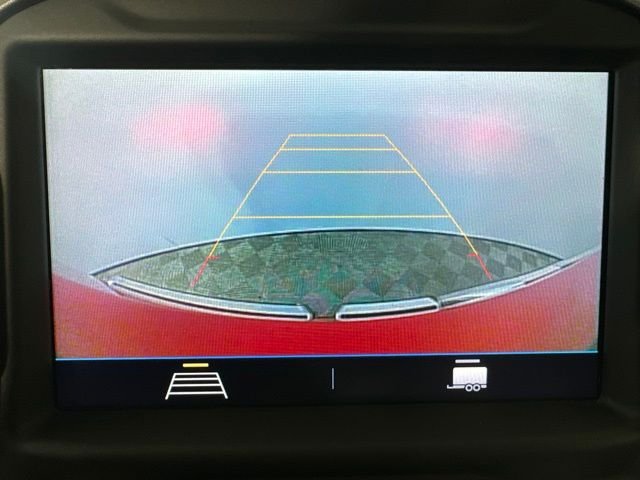 Used 2020 Red GMC Elevation image 3