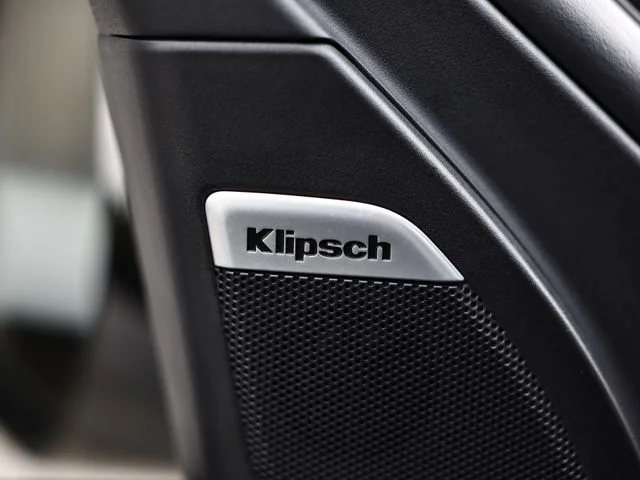 Used 2025 Aspen White/Super Black Nissan PRO-4X image 18