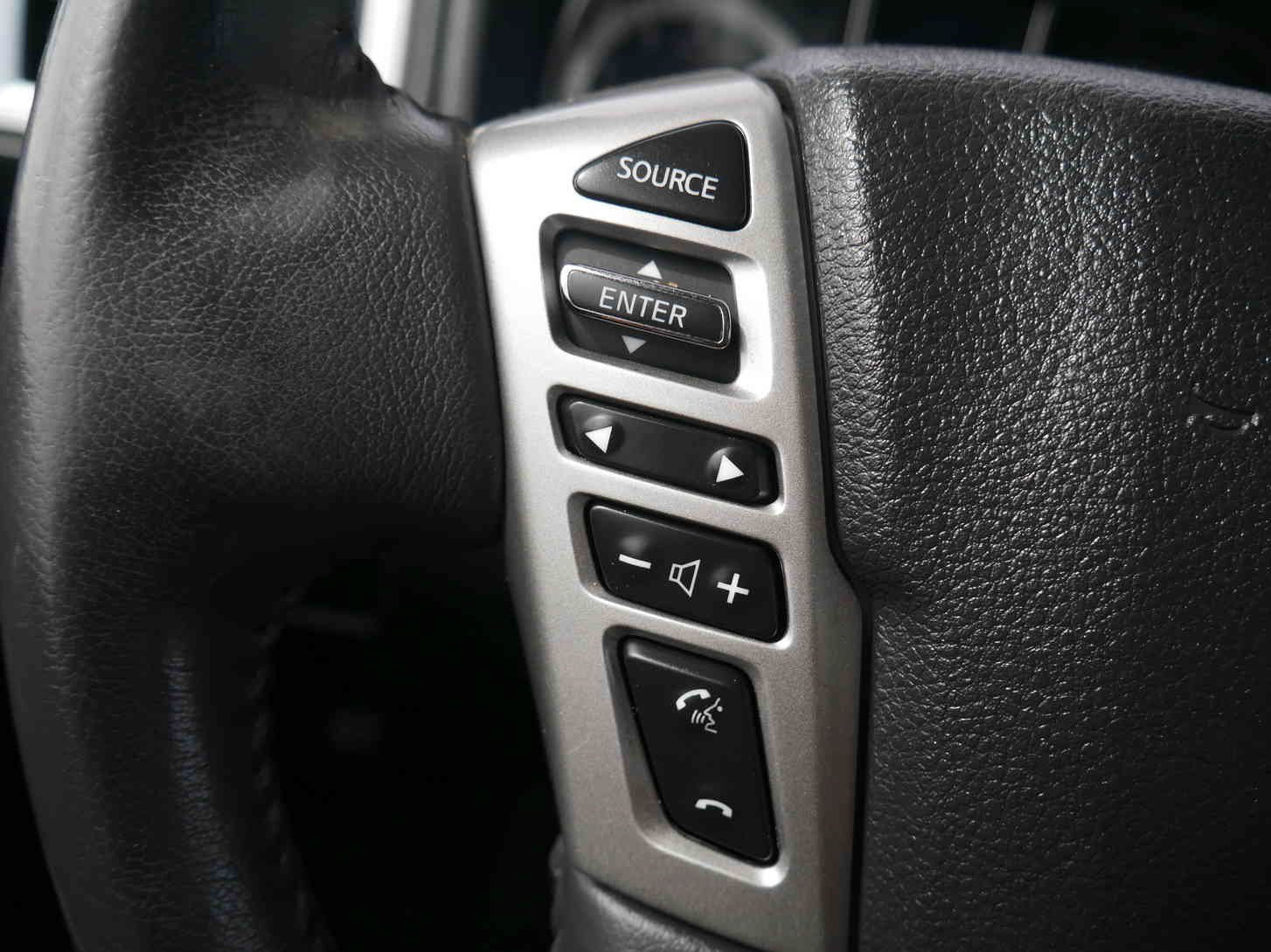 Used 2017 Silver Nissan SL image 42