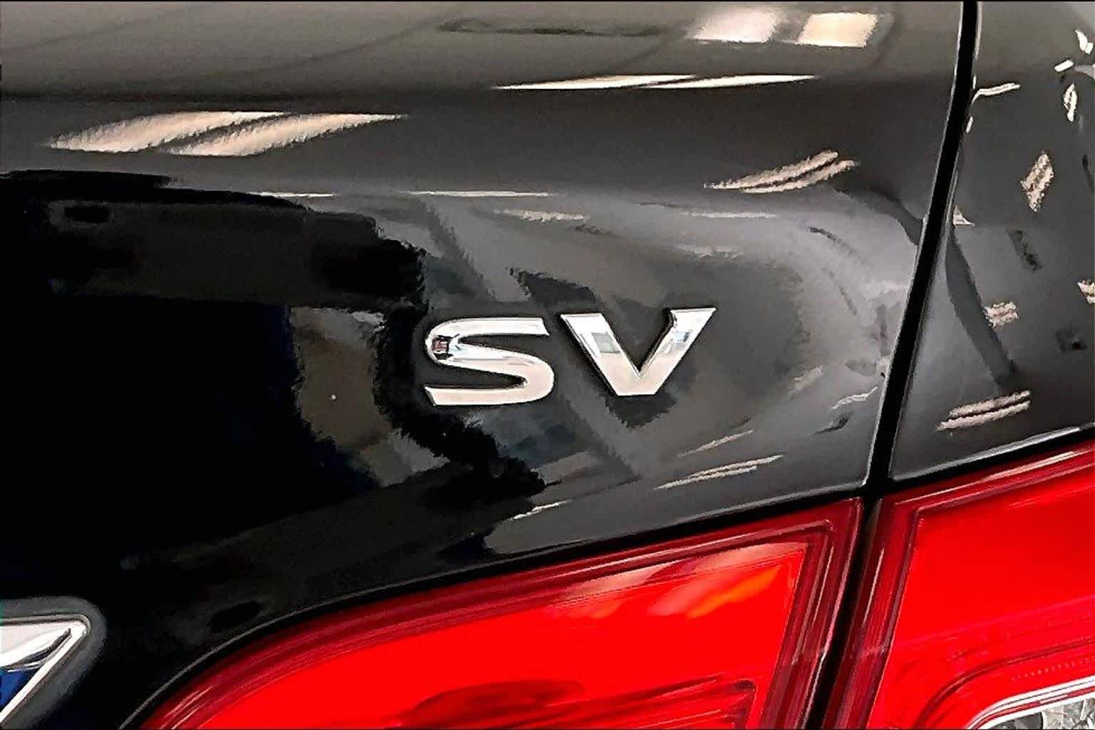 Used 2017 Super Black Nissan SV image 9