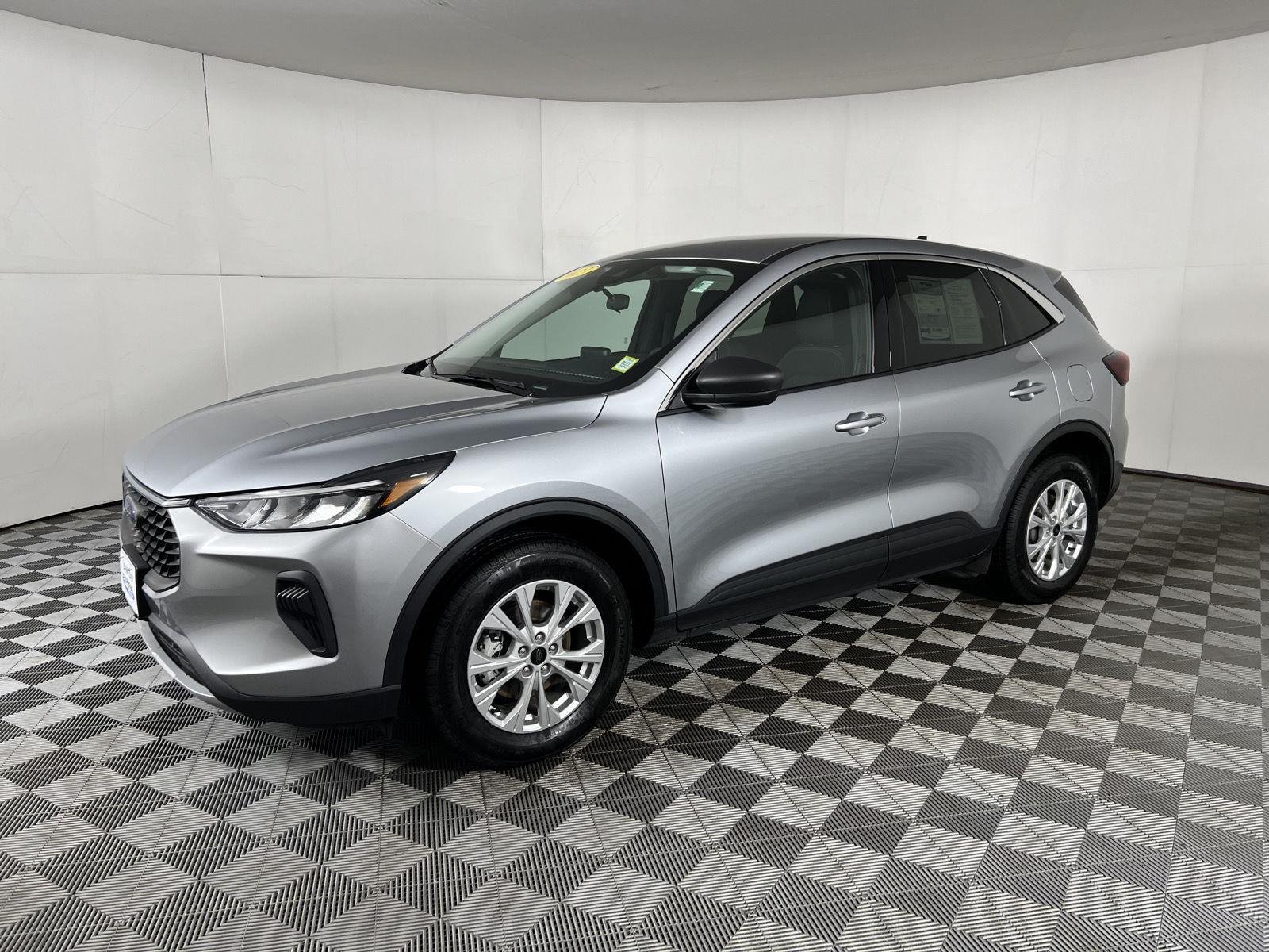 Used 2023 Iconic Silver Ford Active image 18