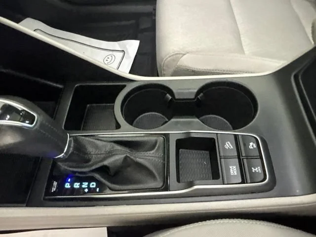 Used 2018 White Hyundai Value image 8