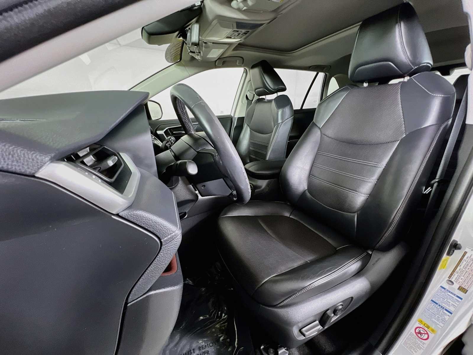 Used 2019 Blizzard Pearl Toyota Limited image 22