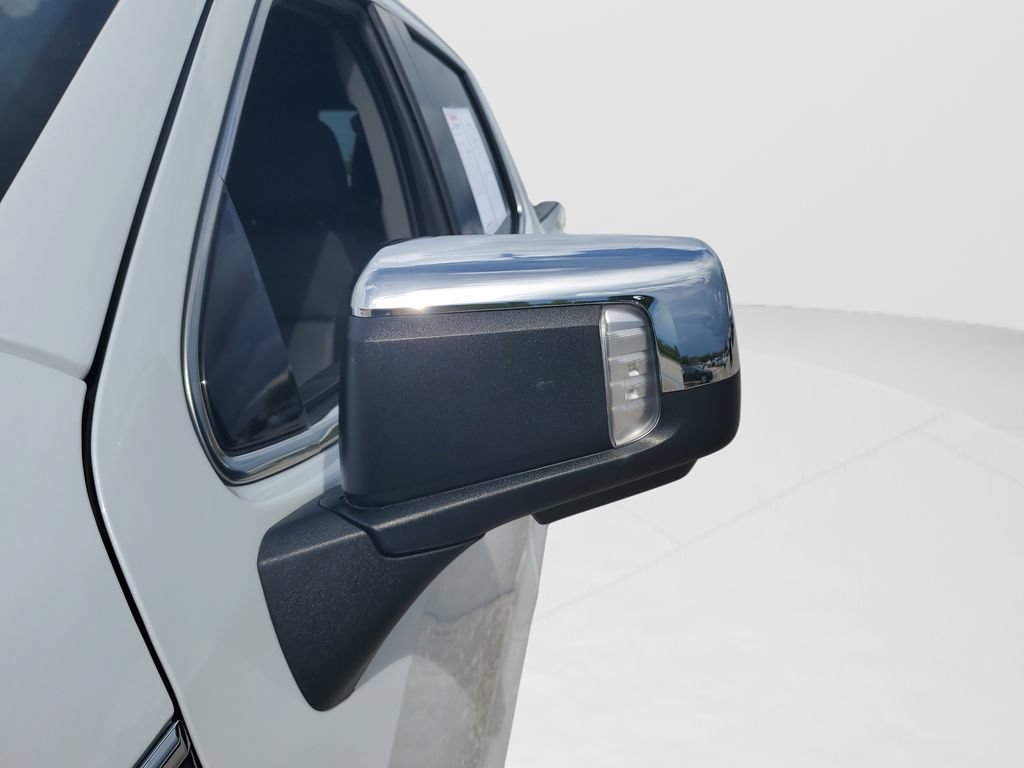 Used 2026 Glacier White Tricoat GMC Denali image 28