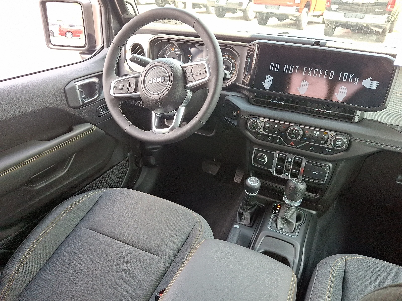 2025 Jeep Wrangler 4-Door Sahara - Photo 10