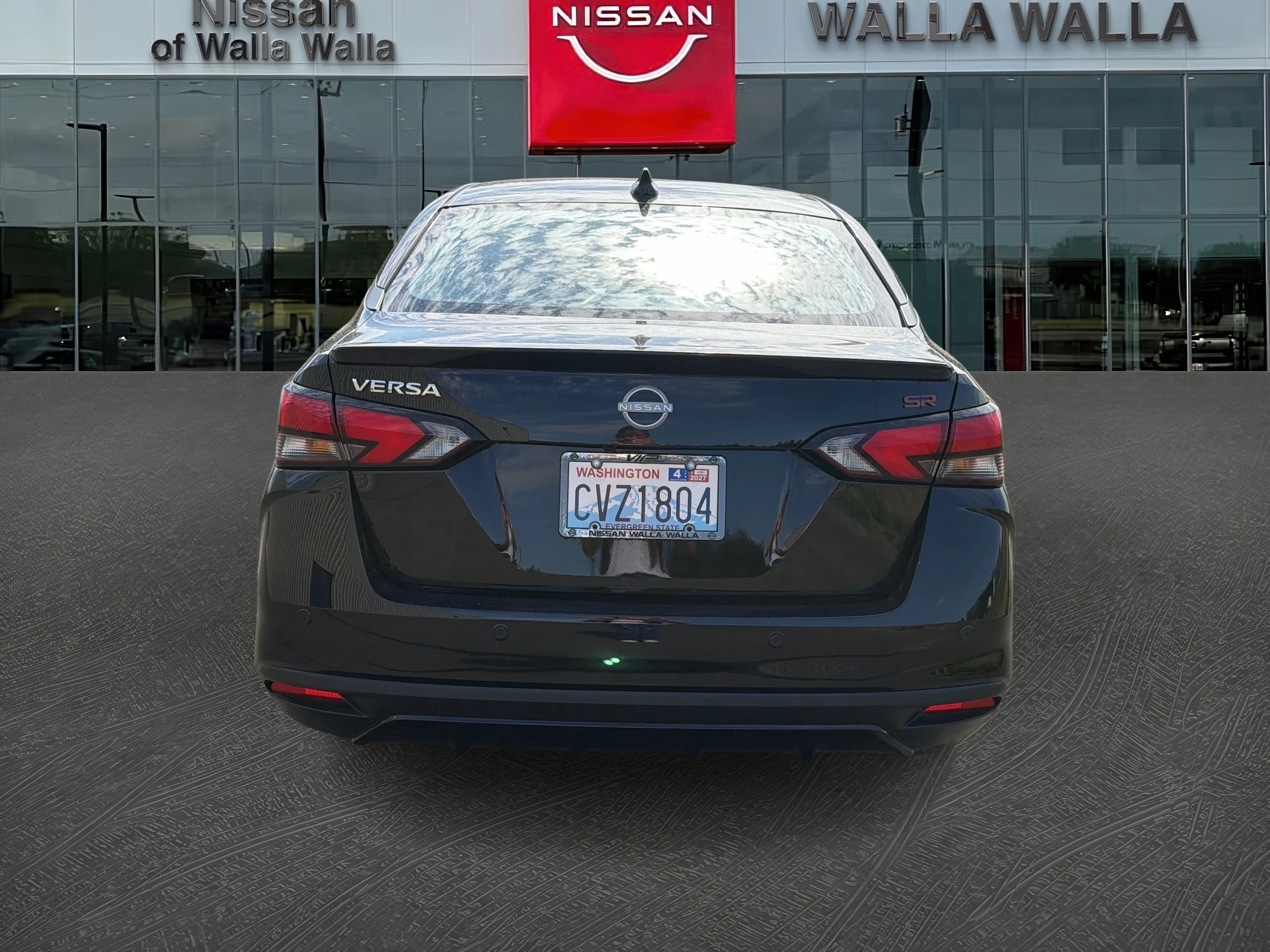 2025 Nissan Versa Sedan SR - Photo 6