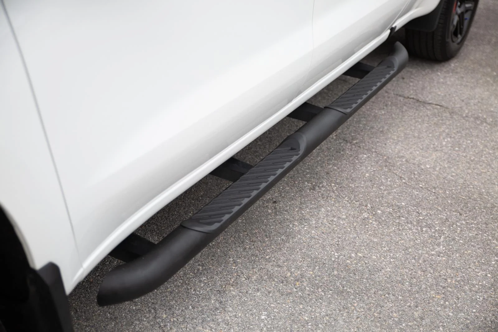 Used 2024 Summit White Chevrolet RST image 11