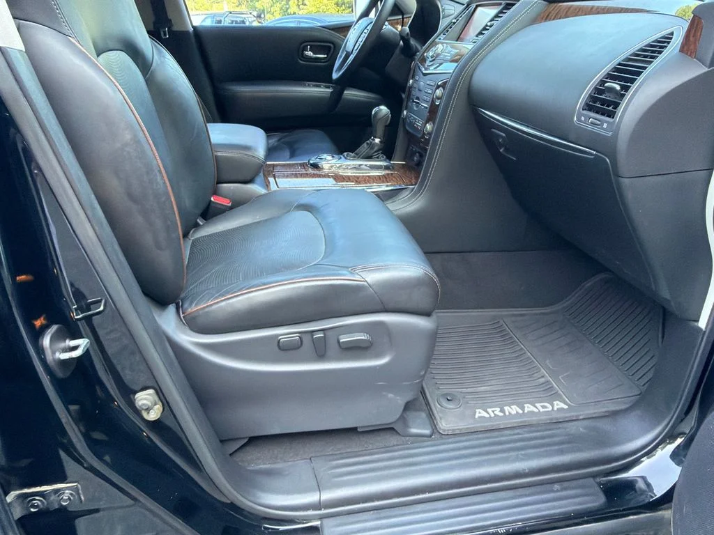 Used 2018 Black Nissan SL image 13