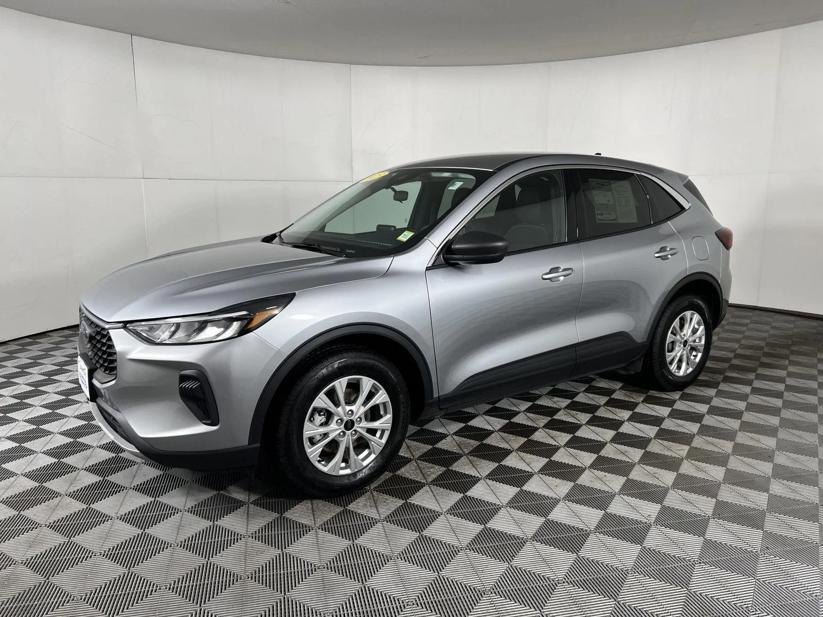 Used 2023 Iconic Silver Ford Active image 18