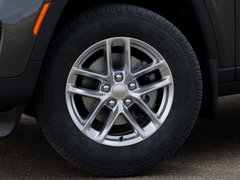 New 2026 Baltic Gray Metallic Clear-Coat Exterior Paint Jeep Laredo X image 17