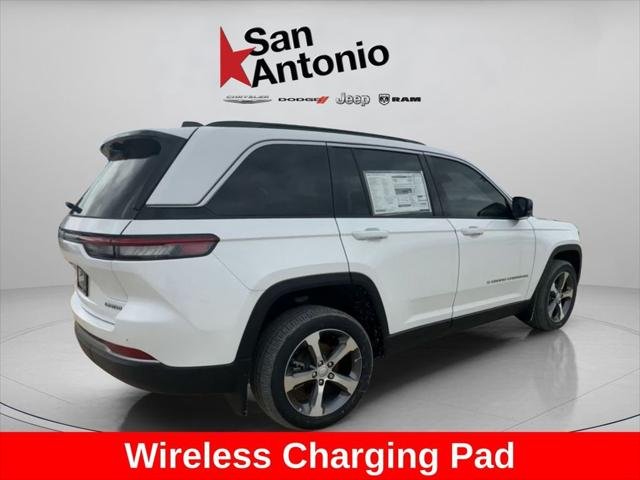 New 2026 Bright White Clear-Coat Exterior Paint Jeep Limited image 15