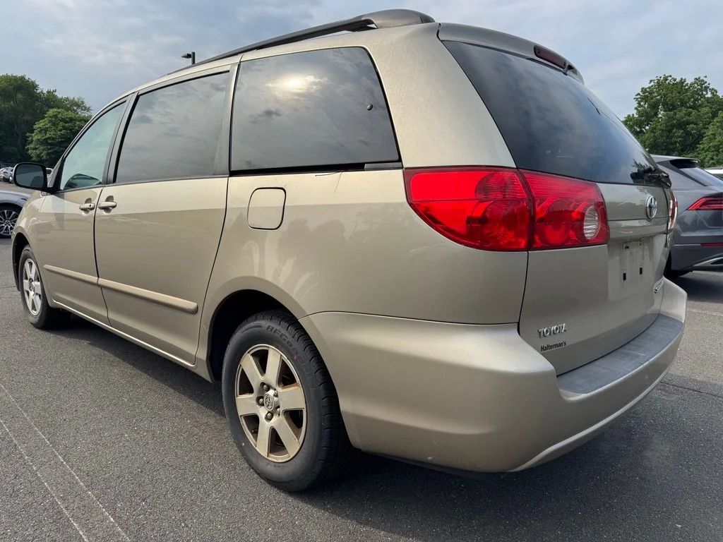 Used 2010 Beige Toyota LE image 3