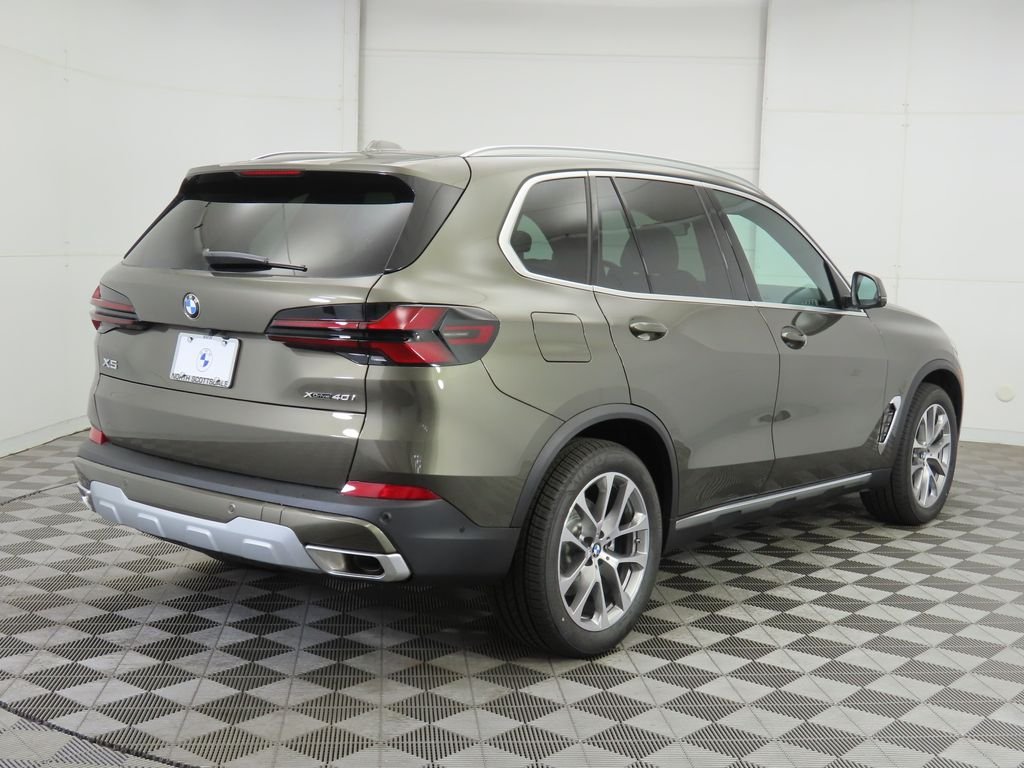 Used 2026 Green Metallic BMW xDrive40i image 5