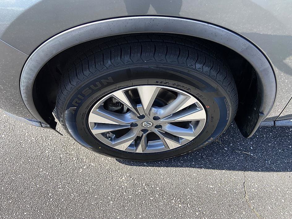 Used 2016 Gun Metallic Nissan S image 12