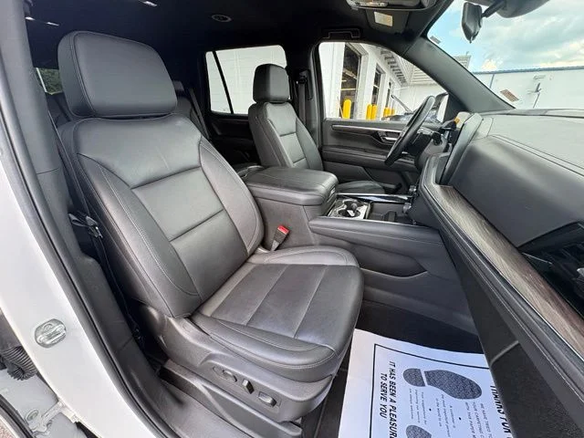 Used 2025 White Chevrolet LT image 30