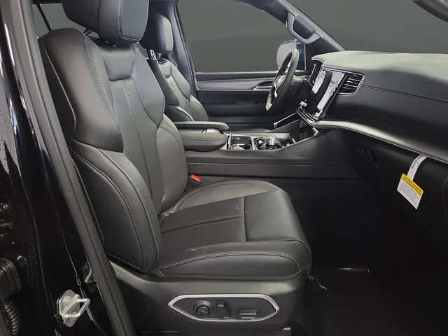 New 2026 High Gloss Black Exterior Paint Jeep Limited Altitude image 37
