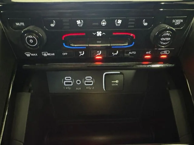 Used 2023 Diamond Black Jeep Overland image 18