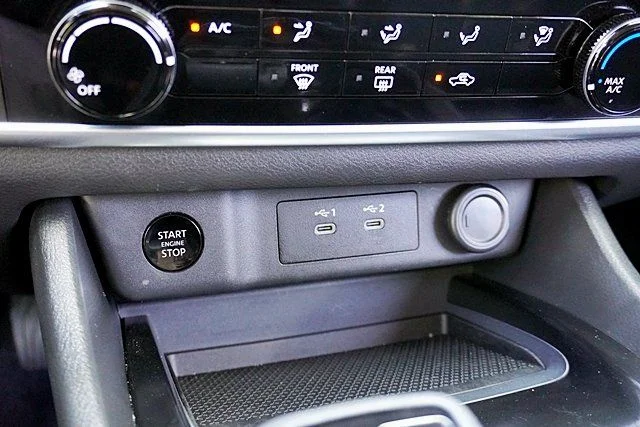Used 2025 White Nissan S image 27