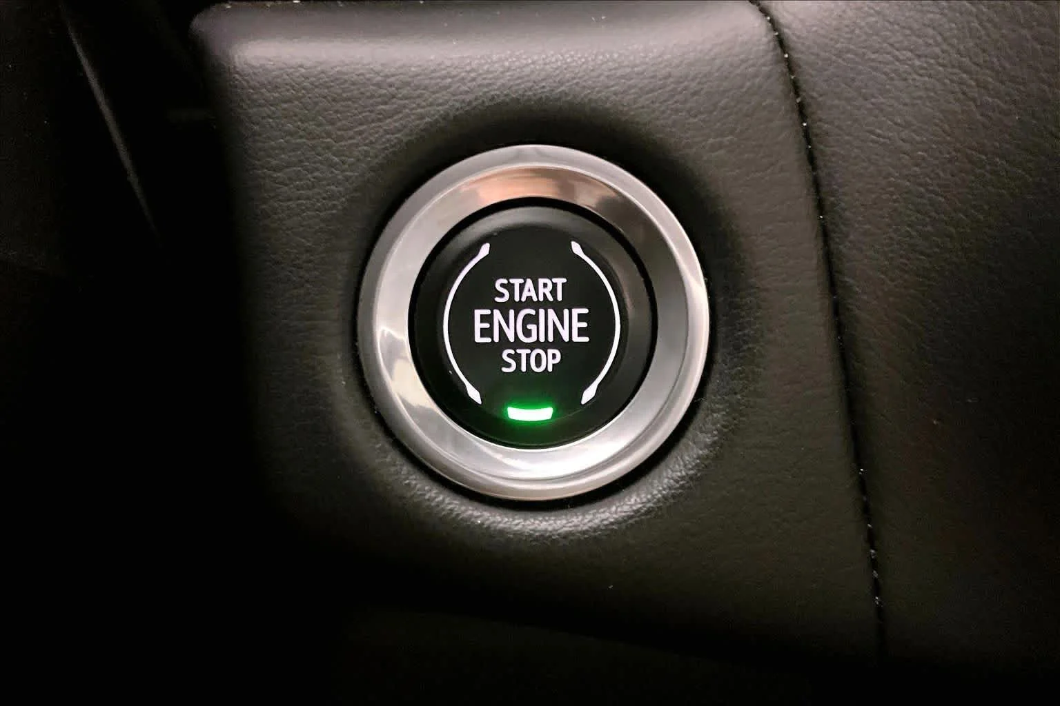 Used 2021 Black Chevrolet Z71 image 34