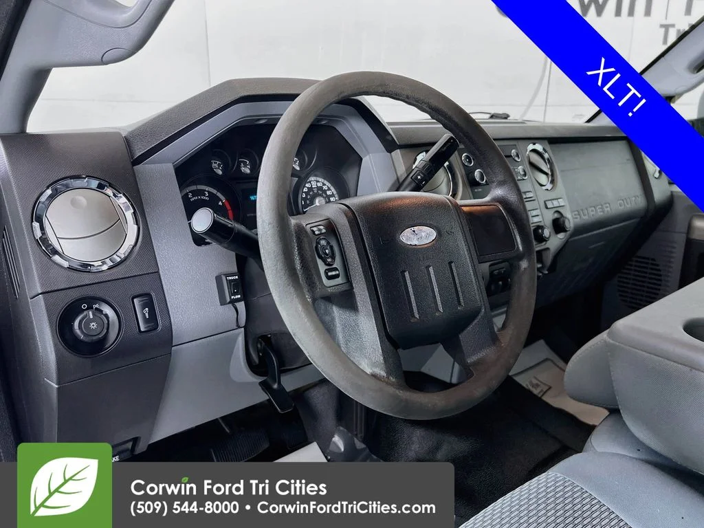 Used 2012 Oxford White Ford XLT image 3