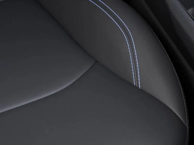 New 2025 Diamond Black Crystal Pearl-Coat Exterior Paint Jeep Limited image 23