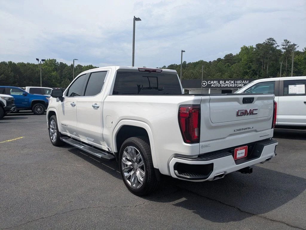 Used 2025 White Frost Tricoat GMC Denali image 7