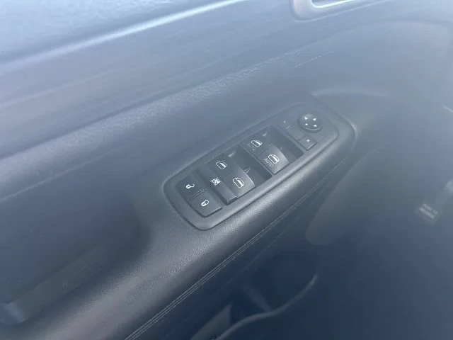 Used 2020 White Jeep Altitude image 14