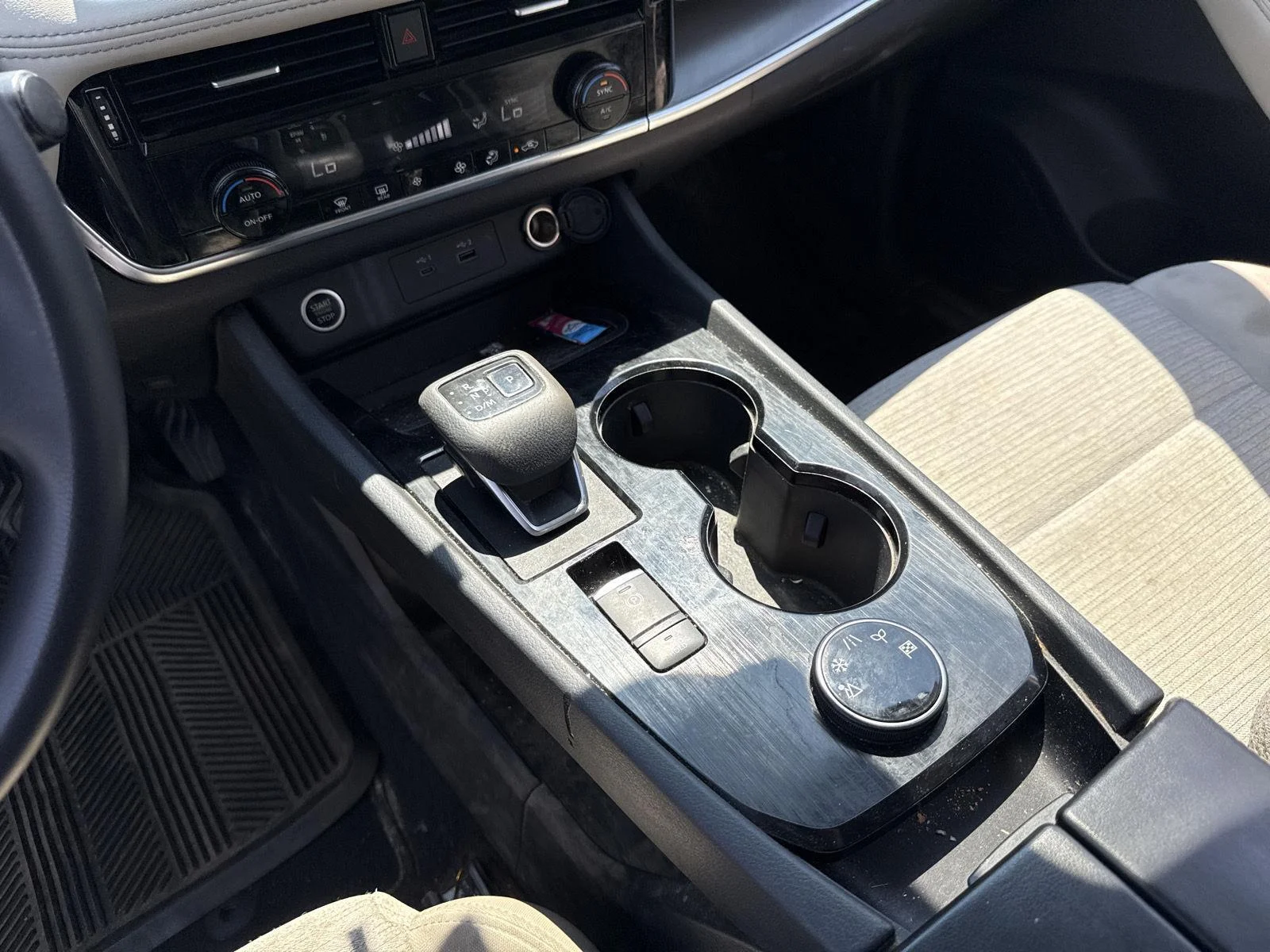 Used 2021 Pearl White Tricoat Nissan SV image 9