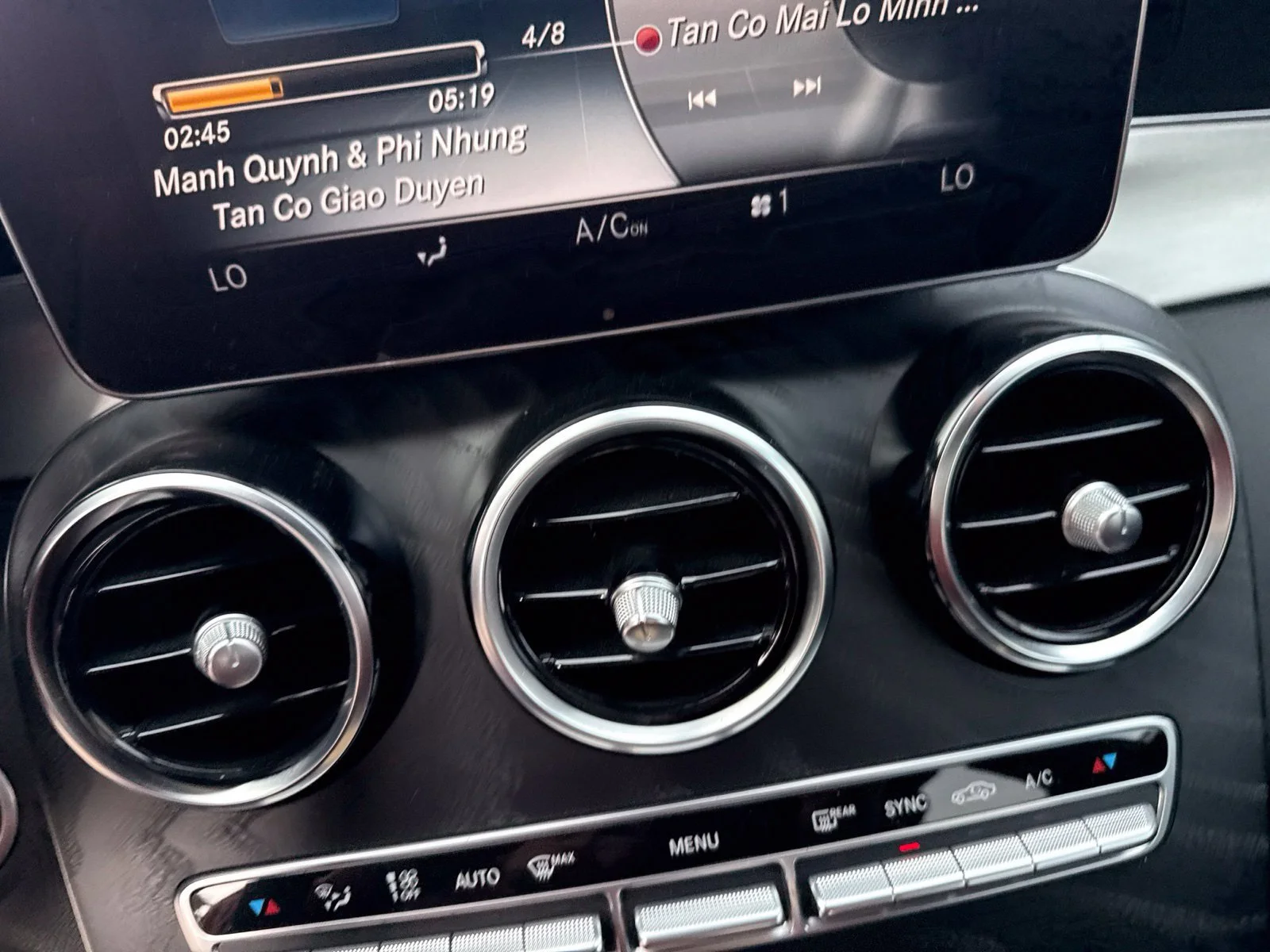 Used 2019 Gray Mercedes-Benz GLC 300 image 18