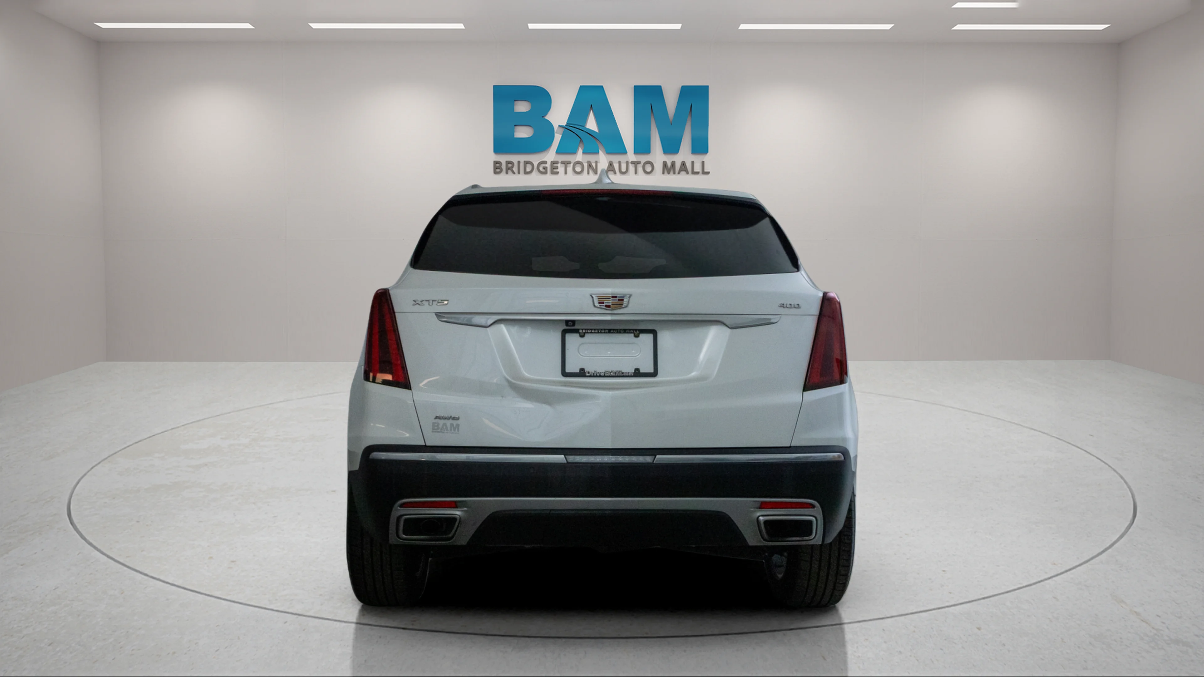 Used 2025 Crystal White Tricoat Cadillac AWD Premium Luxury image 6