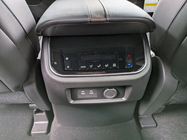 2026 Nissan Armada SL - Photo 11