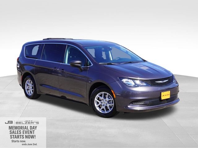 2023 Chrysler Voyager LX's photo