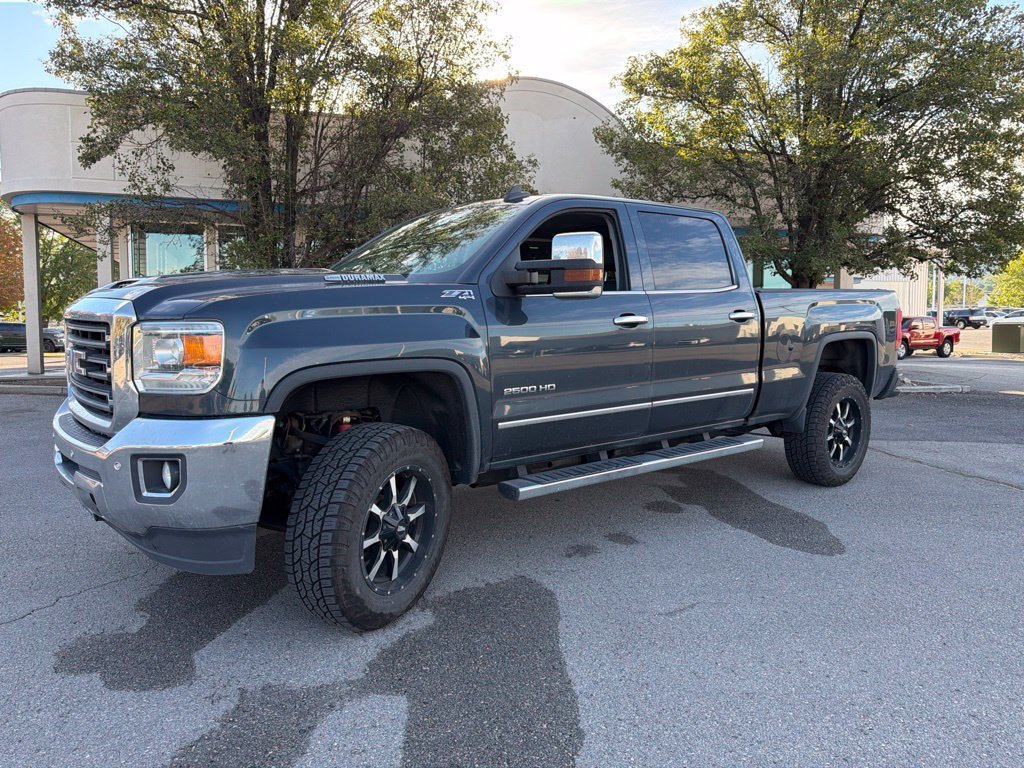 Used 2017 Dark Slate Metallic GMC SLT image 17
